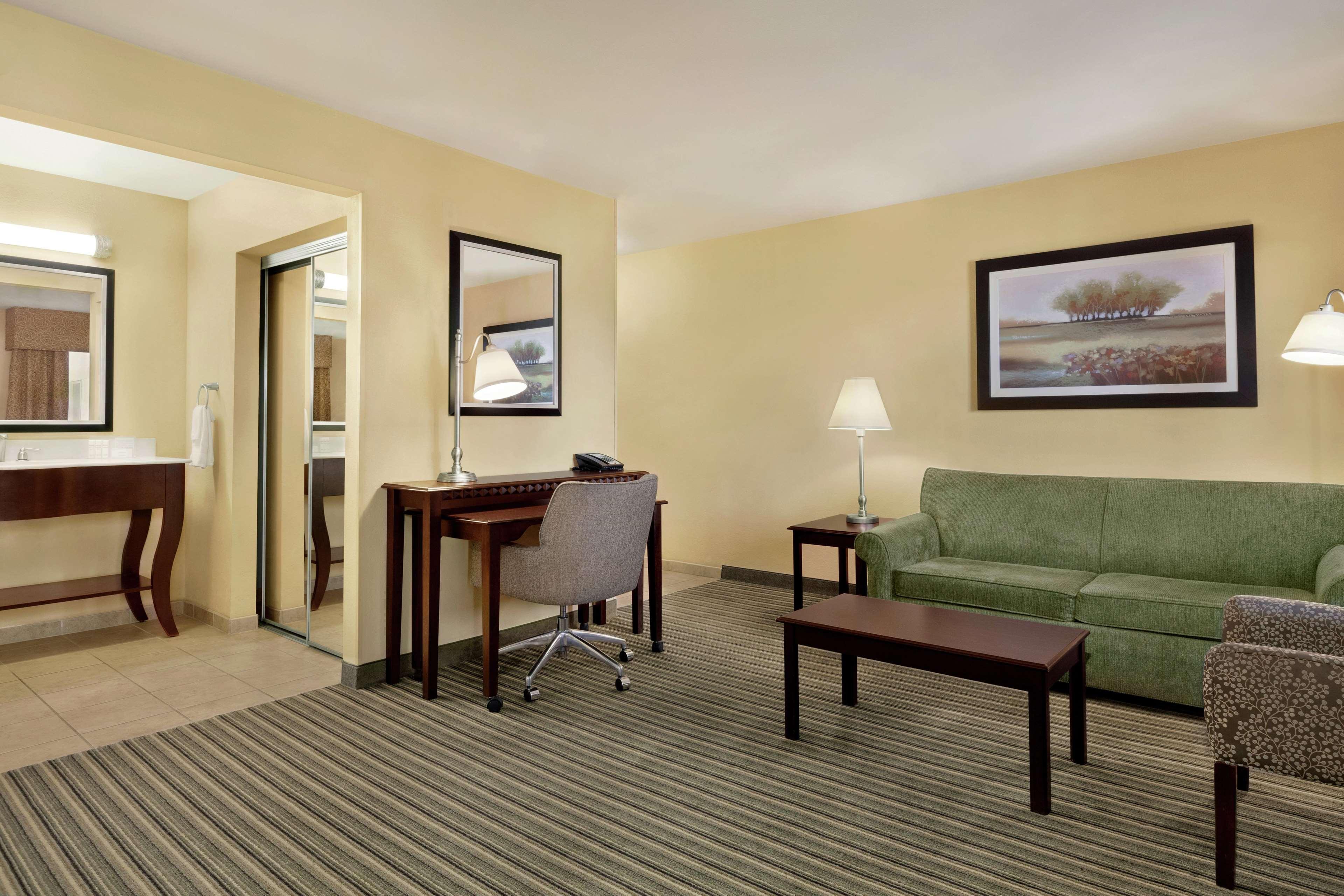 Hampton Inn & Suites West Sacramento Exterior photo